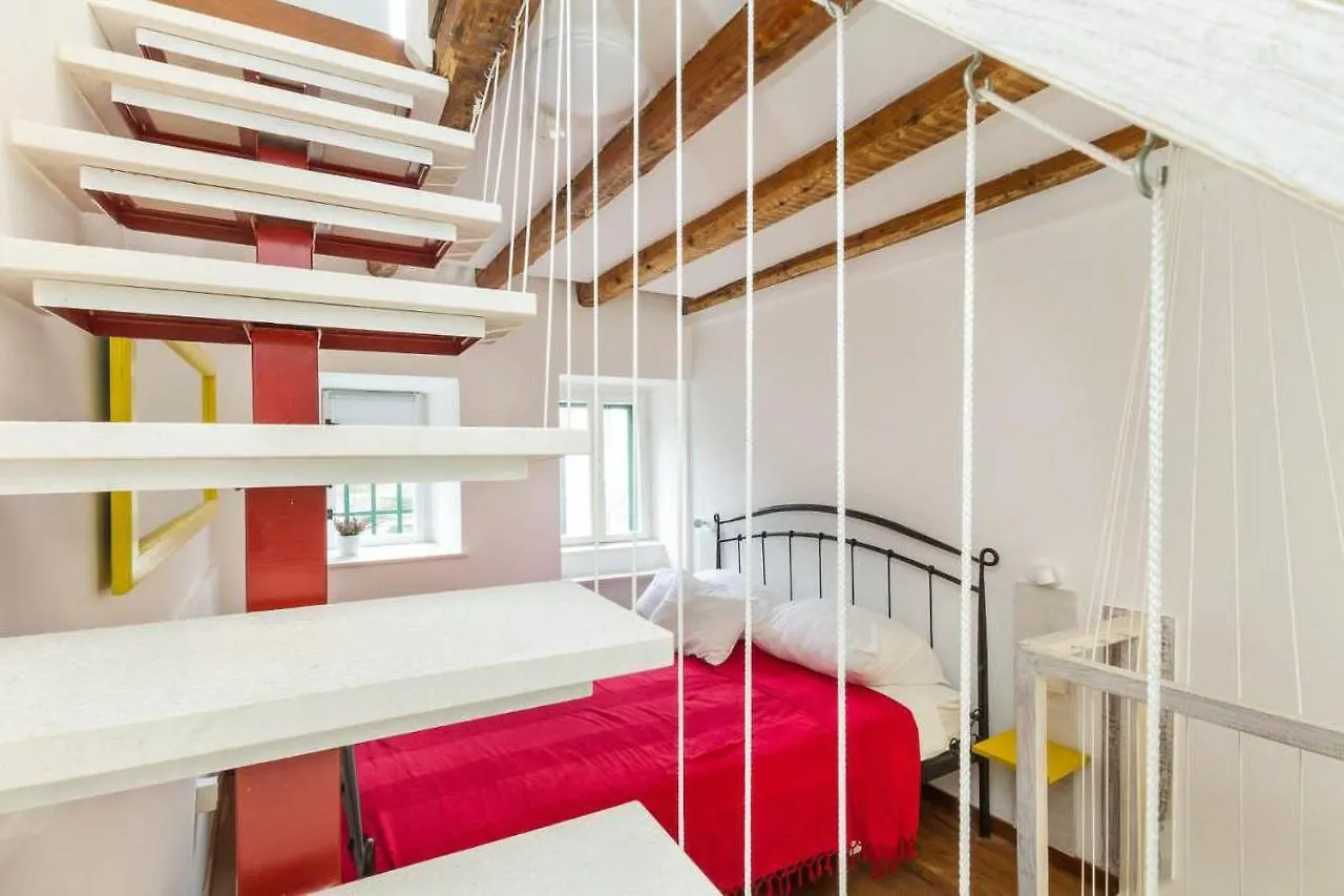 Charming Little House In Split Center Apartment