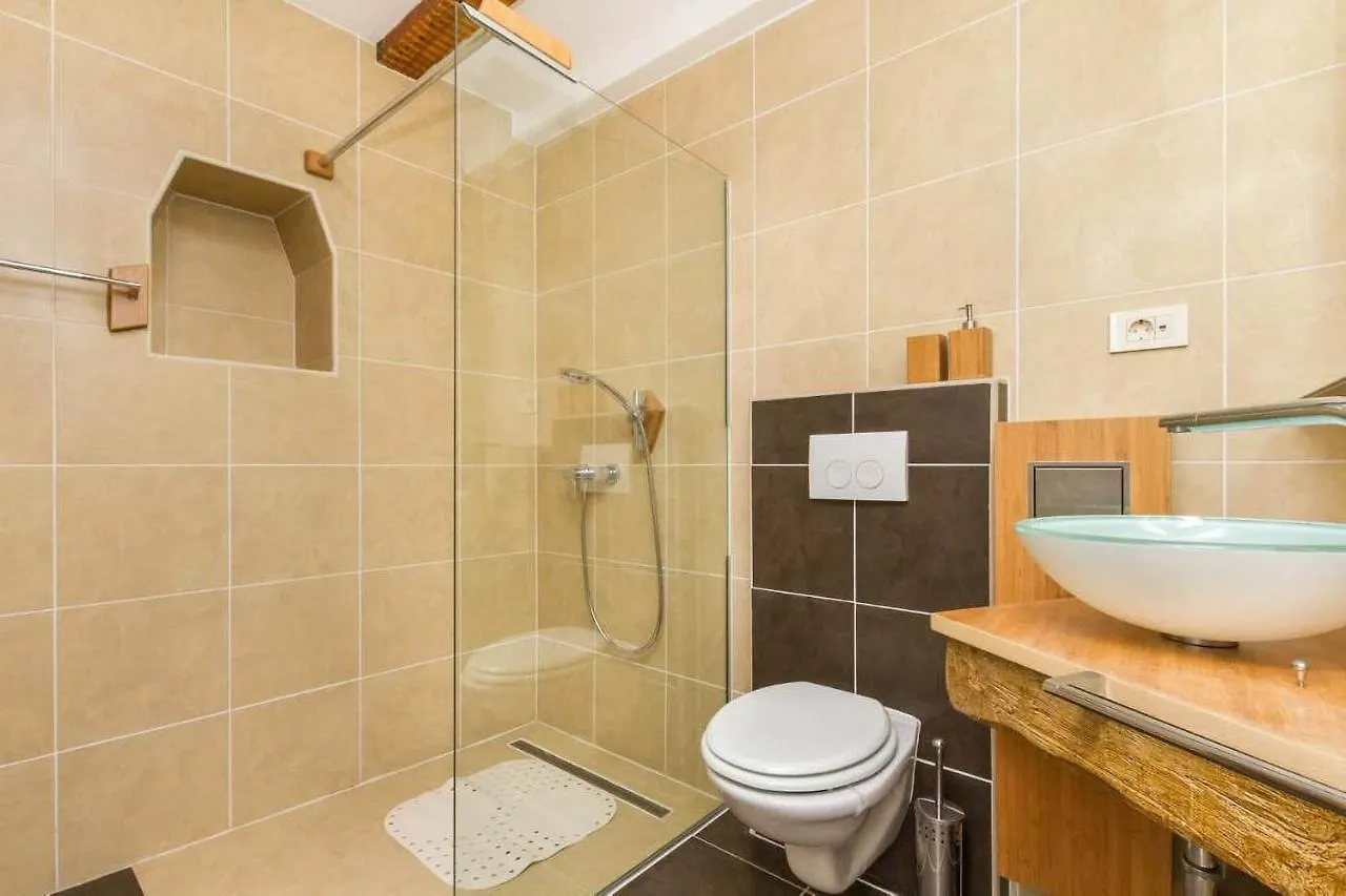 Charming Little House In Split Center Apartment